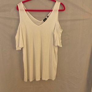 Nods white top, V-neck with open sleeves new never worn